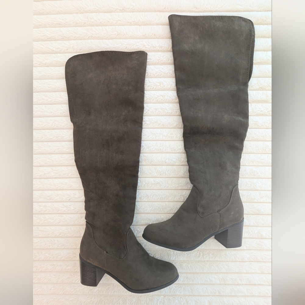 💜 3/$30 - Women's Over-the-Knee Boots in Olive Green
